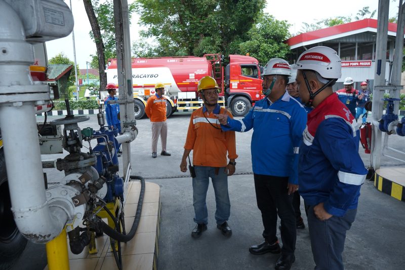 Bupati, Rianto SH MAP memastikan kesiapan pasokan bahan bakar minyak [BBM] di Pertamina Fuel Terminal Kisaran menjelang arus mudik Idul Fitri 1446 Hijriah, berjalan aman dan lancar di wilayah Asahan Rabu 19 Maret 2025.