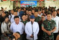 Gubernur Herman Deru Dampingi Menteri ATR/BPN Serahkan Sertifikat Puslatpur
