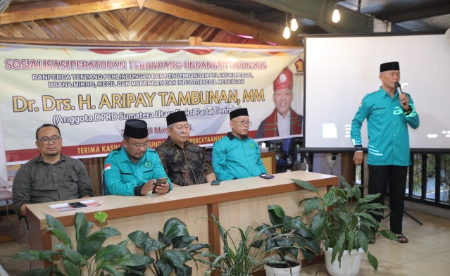 Bupati Asahan melalui Sekretaris Daerah Drs Zainal Aripin Sinaga MH menghadiri buka puasa bersama Jami'yah Batak Muslim Indonesia di Pam Cafe Resto [PCR] Kisaran, Jumat 22 Maret 2025.