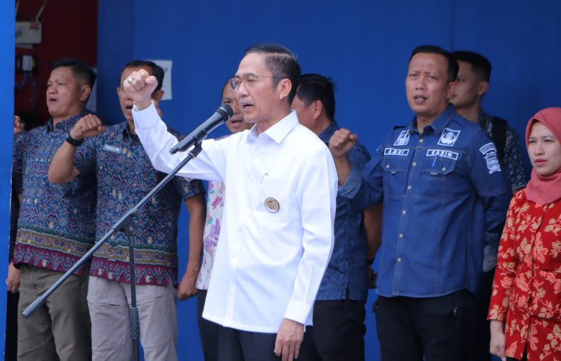 Wali Kota Palembang Ratu Dewa menghadiri kegiatan halal bihalal di Dinas Pemadam Kebakaran dan Penyelamatan [PKP] Kota Palembang, Kamis 10 April 2025.