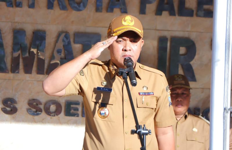 Sekretaris Daerah [Sekda] Aprizal Hasyim memastikan akan turun langsung memantau disiplin pegawai di lingkungan Pemerintah Kota [Pemkot] Palembang dengan memimpin apel secara bergiliran di 18 kecamatan yang ada.
