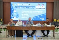 Bupati Taufik Zainal Abidin Siregar [TZAS] SSos MSi membuka rapat persiapan lomba TP-PKK Kabupaten Asahan di Pendopo Rumah Dinas Bupati Asahan, Kamis 10 April 2025.