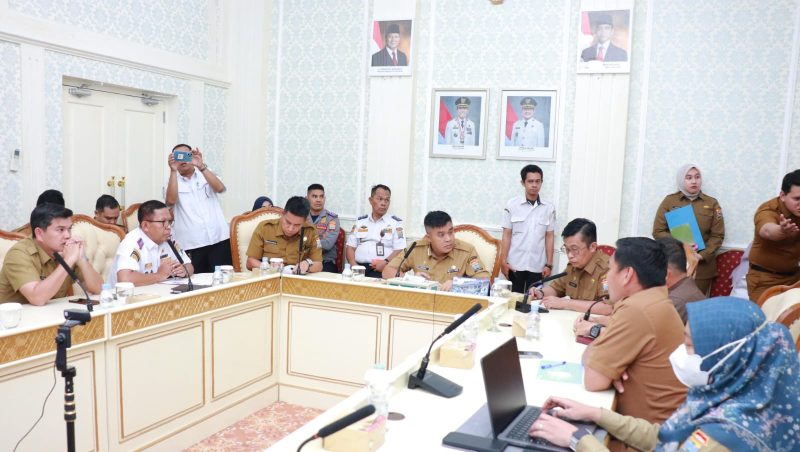 Sekretaris Daerah [Sekda] Kota Palembang, Aprizal Hasyim, dalam rapat tindak lanjut penataan wajah kota, Senin 21 April 2025.