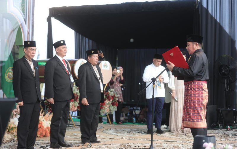 Gubernur Sumatera Selatan [Sumsel] H Herman Deru berkesempatan membuka dengan resmi Seleksi Tilawatil Qur’an dan Hadits [STQH] Tingkat Provinsi Sumsel Ke-28 Tahun 2025 yang dipusatkan di Lapangan Taman Gelora Sepuluh November Kabupaten Pali, 22 April 2025, sore.