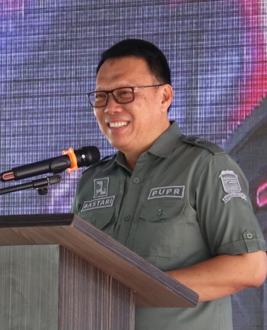 Kepala PUPR Kota Palembang Ir H Ahmad Bastari Yusak ST MT IPM ASEAN Eng saat memberikan sambutan bagi para peserta TKK dalam pelatihan di bidang Konstruksi, Kamis 15 Mei 2025.