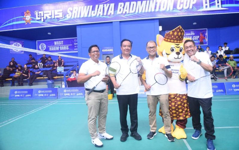 Wakil Gubernur Sumatera Selatan [Sumsel] H Cik Ujang, membuka secara resmi QRIS Sriwijaya Badminton Cup, berlangsung di Lapangan Badminton PT Pupuk Sriwijaya Palembang, Kamis 15 Mei 2025.