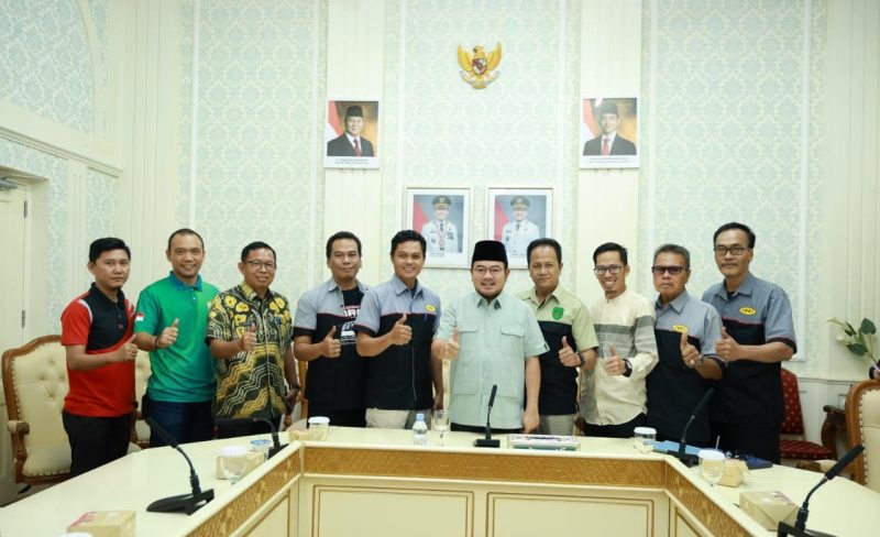 Wakil Wali Kota Palembang Prima Salam menerima audiensi dari Honda Maestro Riders Club [HMRC] Chapter Palembang di Ruang Rapat II, Setda Kota Palembang, Jumat 23 Mei 2025.
