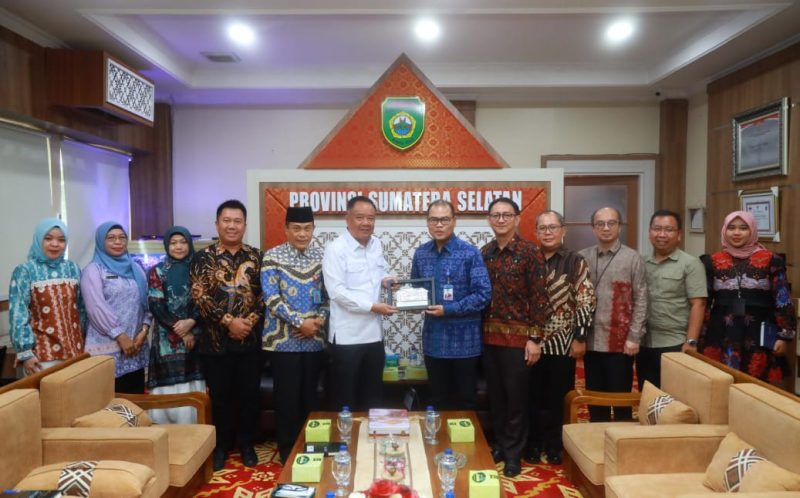 Wakil Gubernur H Cik Ujang menerima audiensi Kepala Perwakilan Bank Indonesia [BI] Sumsel, Ricky P Gozali, beserta jajaran di ruang tamu Wakil Gubernur, Kamis 22 Mei 2025.