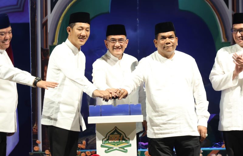 Sekretaris Daerah Provinsi Sumatera Selatan [Sekda Sumsel] Edward Candra secara resmi menutup Seleksi Tilawatil Quran dan Hadis [STQH] Tingkat Provinsi Sumsel Tahun 2025 bertempat di Stadion Gelora November Komperta Talang Ubi, Kabupaten Penukal Abab Lematang Ilir [PALI], Minggu 27 April 2025, malam.