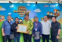 Bupati Asahan, H Taufik Zainal Abidin [TZAS] SSos MSi menerima penghargaan Nasional Apresiasi Kepala Daerah dari Kementerian Pendidikan Dasar dan Menengah Republik Indonesia [Kemendikdasmen RI] atas komitmennya dalam pelestarian bahasa dan budaya daerah melalui sektor pendidikan.