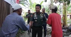 Komandan Distrik Militer [Dandim] 0208/AS, Letkol Inf Edy Syahputra SH MIP mengajak warga Asahan untuk mendukung Dinda Asahan dan Arbil Fahrizan sebagai peserta yang lolos masuk TOP 25 di DA7 Indosiar dan keluar menjadi juara. [Foto: Subhan Hadi Dermawan-WI]