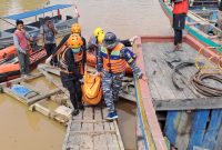 Tim SAR Gabungan akhirnya berhasil menemukan jasad Sukriyadi, operator excavator yang tenggelam di Sungai Dawas, Desa Teluk Kemang, Kecamatan Sungai Lilin, Kabupaten Musi Banyuasin, setelah dua hari pencarian.