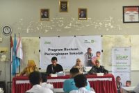 PT Pegadaian Palembang bersama Inisiatif Zakat Indonesia Sumatera Selatan [IZI Sumsel] menyalurkan bantuan perlengkapan sekolah bagi pelajar kurang mampu di Kota Palembang, Selasa 9 September 2025.