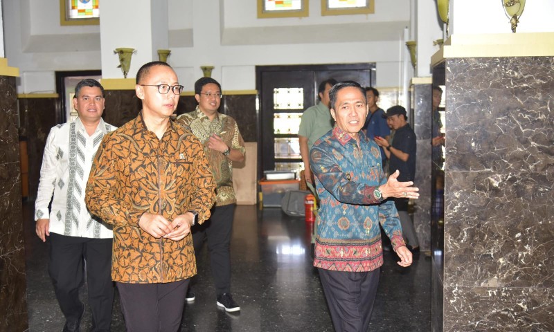 Wali Kota Palembang, Drs H Ratu Dewa MSi menerima kunjungan kerja Wakil Ketua MPR RI, Eddy Soeparno, Jumat 12 September 2025.