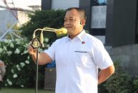 Dirresnarkoba Polda Sumsel Kombes Pol Yulian Perdana SIK saat memimpin gelaran apel pagi di lapangan Mapolda Sumsel, Senin 15 September 2025. [Foto: WI]