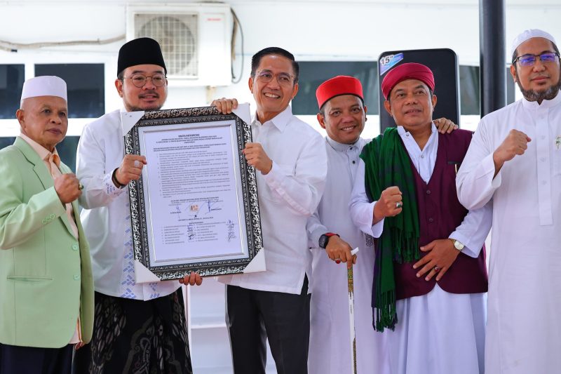 Wali Kota Palembang, H Ratu Dewa bersama Wakil Wali Kota, Prima Salam, menerima silaturahmi Majelis Asaatidz Peduli Umat Rosulullah [Maspuroh] di Pendopoan Rumah Dinas Wali Kota, Jalan Tasik, Kamis 18 September 2025.