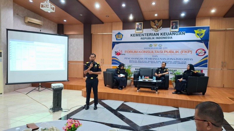 Kantor Wilayah Direktorat Jenderal Bea dan Cukai [DJBC] Aceh menggelar kegiatan Coffee Morning, Forum Konsultasi Publik, dan Pencanangan Wilayah Birokrasi Bersih dan Melayani [WBBM] yang berlangsung di Aula Cut Nyak Dhien, lantai 3, Kantor Wilayah DJBC Aceh, Selasa 23 September 2025.