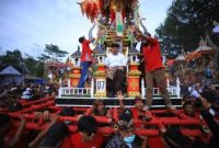 Gubernur Sumsel Herman Deru menghadiri prosesi Ngaben Massal [Fitra Yadnya] yang digelar di Desa Adat Dharma Yoga, Kecamatan Lempuing, Kabupaten OKI.  
