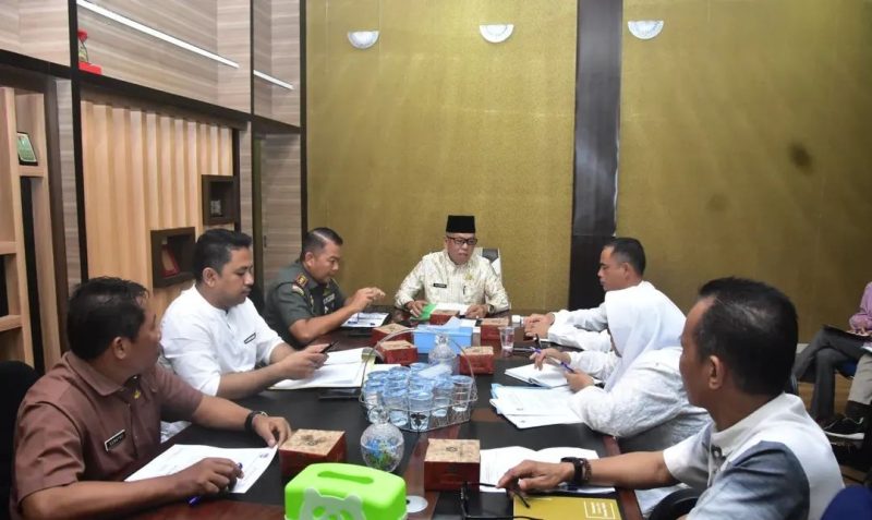 Sekda Kabupaten Musi Rawas, H Ali Sadikin memimpin Rakor penentuan lokasi calon cetak sawah yang digelar di Ruang Kerja Sekda, Jumat 22 Agustus 2025.