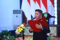 Gubernur Sumatera Selatan Dr H Herman Deru MM dalam acara pengukuhan dr Arios Saplis sebagai Kepala Perwakilan BKKBN Sumsel di Griya Agung, Selasa 5 Agustus 2025.