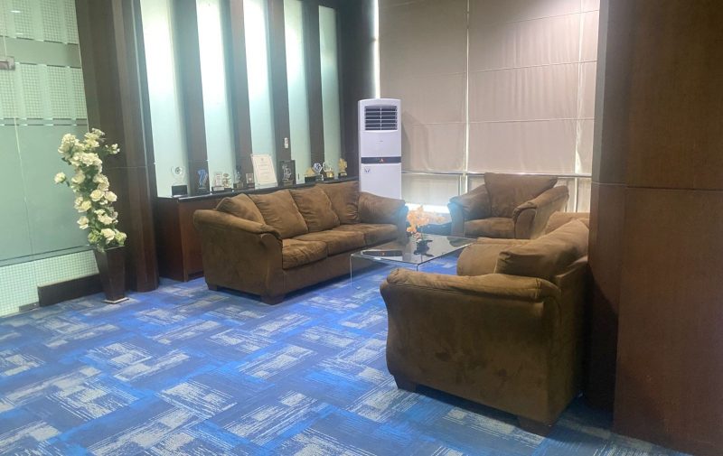 Ruang Tunggu di depan pintu masuk Bupati OKU Timur saat ini menjadi