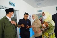 Wakil Wali Kota Palembang, Prima Salam, meresmikan Satuan Pemenuhan Pelayanan Gizi [SPPG] di Yayasan Fauzi Tiga Wijaya, Kecamatan Gandus, Kamis 9 Oktober 2025.