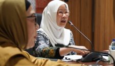 Ketua TP-PKK Sumsel yang juga Ketua Dekranasda Provinsi Sumsel, Hj Feby Deru