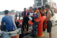 Pangkalan TNI Angkatan Laut [Lanal] Palembang mengerahkan personel dan unsur dengan cepat untuk menanggulangi insiden tenggelamnya Kapal Tug Boat Mitra Kencana X di perairan Sungai Musi, Kecamatan Ilir Timur II Palembang, Rabu 15 Oktober 2025.