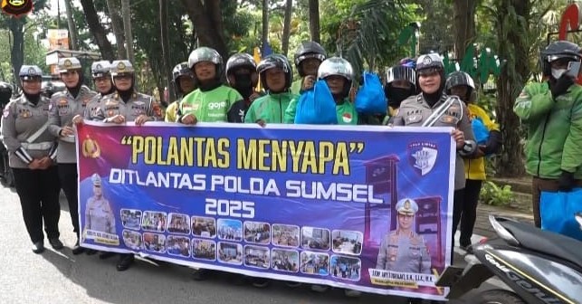 Direktorat Lalu Lintas Kepolisian Daerah Sumatera Selatan [Ditlantas Polda Sumsel] kembali menunjukkan komitmennya dalam menjaga keamanan sekaligus melayani masyarakat melalui kegiatan Patroli Polwan Presisi di wilayah Kota Palembang, Jumat 17 Oktober 2025.