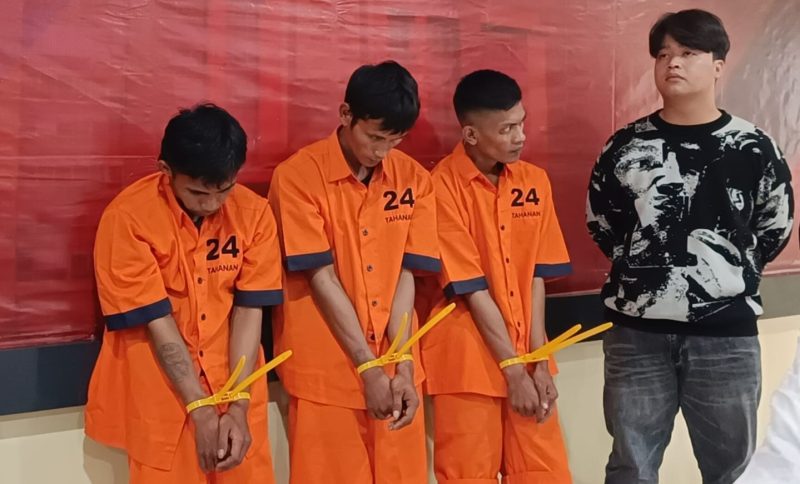 Tiga dari empat pelaku berinisial AS, RS dan A telah ditangkap Polda Sumsel, sementara pelaku IS buron alias DPO, masih diburu keberadaannya.