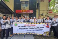 Ketua PGRI Kota Palembang Dr H Ahmad Zulinto SPd MM turun langsung mendampingi guru yang terdampak menggeruduk Polrestabes, Kamis 23 Oktober 2025.