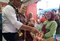 Ketua TP-PKK Kota Palembang, Dewi Sastrani Ratu Dewa, menghadiri Festival Rempah Sumatera Selatan 2025 di lapangan Palembang Trade Center [PTC] Mall, Jumat 24 Oktober 2025.