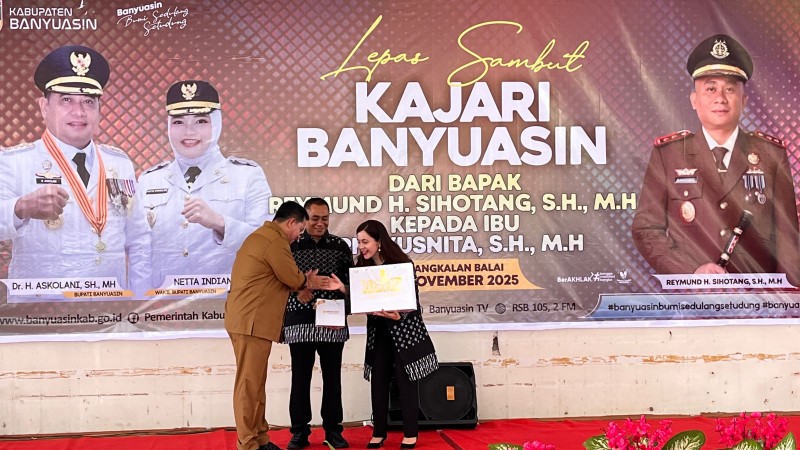 Suasana hangat dan penuh keakraban mewarnai acara lepas sambut Kepala Kejaksaan Negeri [Kajari] Banyuasin dari pejabat lama Raymund Hasdianto Sihotang kepada pejabat baru, Erni Yusnita, Selasa 4 November 2025.
