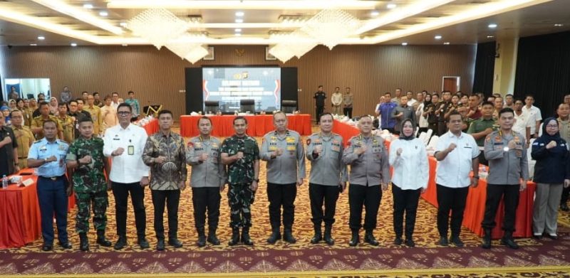 Kehadiran Komandan Pangkalan TNI Angkatan Laut [Danlanal] Palembang, Kolonel Laut [P] Faisal MM MTr Hanla dalam Sosialisasi Peraturan Harian Gugus Tugas Pencegahan dan Penanganan TPPO di Mapolda Sumsel pada Kamis 6 November 2025.