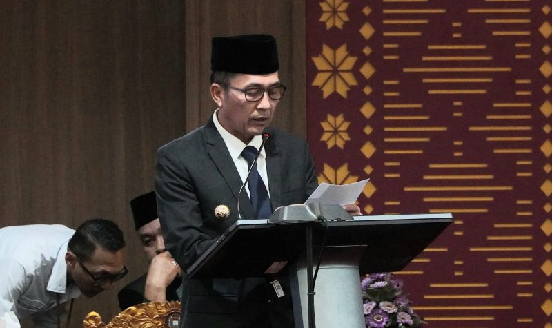 Wali Kota Palembang, H Ratu Dewa, secara resmi menyampaikan Rancangan Peraturan Daerah [Raperda] tentang Anggaran Pendapatan dan Belanja Daerah [APBD] Kota Palembang Tahun Anggaran 2026 dalam Rapat Paripurna Ketiga Masa Persidangan I DPRD Kota Palembang, Rabu 26 November 2026.