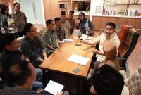 Wali Kota Palembang Ratu Dewa melakukan pertemuan dengan Menteri PKP Maruarar Sirait dan Kepala BPS Amalia Adininggar Widyasanti, membahas percepatan peningkatan kualitas perumahan rakyat di Palembang.