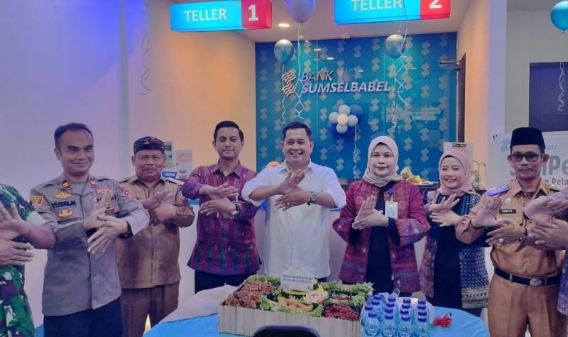 Peresmian Kantor Kas Bank Sumsel Babel dilakukan oleh Bupati Banyuasin Dr H Askolani SH MH pada Selasa 9 Desember 2025