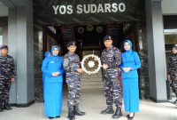 Prosesi tradisi penyerahan Kemudi Kapal kepada Kolonel Laut [P] Arry Hendrawan MTr Opsla.