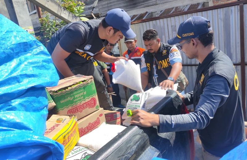 25 Hari Pasca Bencana, Sejumlah Pegawai Bea Cukai Lhokseumawe Berjibaku Salurkan Bantuan ke Dua Lokasi Terdampak