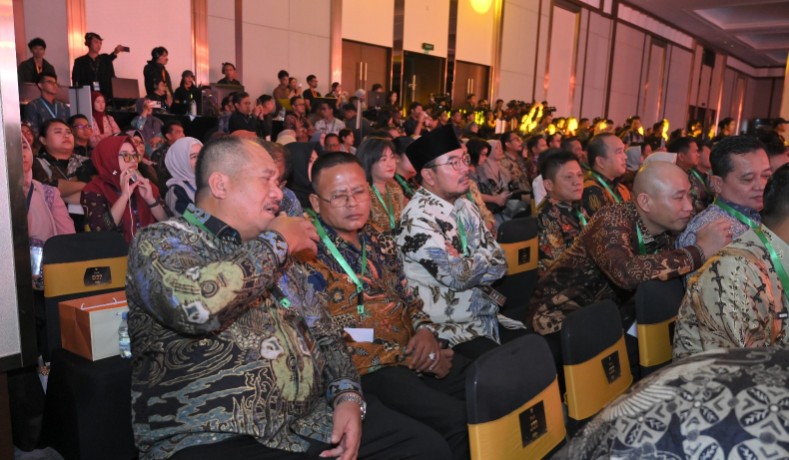 Pemerintah Kabupaten Asahan menerima Penghargaan Universal Health Coverage [UHC] Tahun 2026 Kategori Madya pada ajang Deklarasi dan Pencanangan UHC serta Pemberian Penghargaan Pemerintah Daerah Tahun 2026, digelar di Ballroom JIEXPO Kemayoran, Jakarta, Selasa 27 Januari 2026.