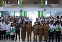 Sebanyak 264 Ketua Rukun Tetangga [RT] dan 64 Ketua Rukun Warga [RW] se-Kecamatan Seberang Ulu II Palembang menandatangani pakta integritas dalam kegiatan Sosialisasi Wawasan Kebangsaan.
