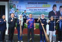 Sekretaris Daerah Provinsi Sumatera Selatan [Sekda Sumsel] Dr Drs H Edward Candra MH meninjau pelaksanaan Gerakan Indonesia ASRI [Aman, Sehat, Resik, dan Indah] di sejumlah Organisasi Perangkat Daerah [OPD] di lingkungan Pemerintah Provinsi Sumsel, Minggu 15 Februari 2026.