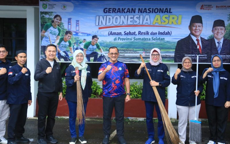 Sekretaris Daerah Provinsi Sumatera Selatan [Sekda Sumsel] Dr Drs H Edward Candra MH meninjau pelaksanaan Gerakan Indonesia ASRI [Aman, Sehat, Resik, dan Indah] di sejumlah Organisasi Perangkat Daerah [OPD] di lingkungan Pemerintah Provinsi Sumsel, Minggu 15 Februari 2026.