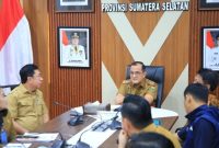 Rapat Koordinasi Persiapan Pelaksanaan Upaya Pengendalian Harga yang dipimpin Sekretaris Daerah Provinsi Sumsel, Dr Drs H Edward Candra MH di Palembang, Selasa 24 Februari 2026.