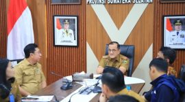 Rapat Koordinasi Persiapan Pelaksanaan Upaya Pengendalian Harga yang dipimpin Sekretaris Daerah Provinsi Sumsel, Dr Drs H Edward Candra MH di Palembang, Selasa 24 Februari 2026.