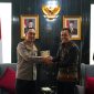 Kapolda Sumsel Irjen Pol Dr Sandi Nugroho SIK SH MHum menerima langsung audiensi Kepala OJK Provinsi Sumatera Selatan Arifin Susanto beserta jajaran di Mapolda Sumsel, Palembang.