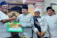 Wali Kota Prabumulih Arlan melaksanakan Safari Ramadan di Masjid Al-Hidayah, Kelurahan Prabumulih, Jumat 27 Februari 2026. Kegiatan tersebut turut dihadiri Kapolres Prabumulih Bobby Kusumawardhana, Ketua DPRD Kota Prabumulih Deni Victoria SH MSi serta jajaran Forum Koordinasi Pimpinan Daerah [Forkopimda].
