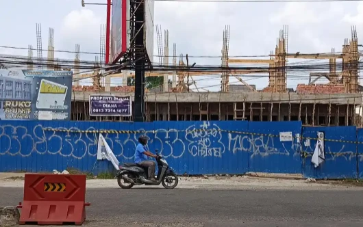 Bangunan ruko milik pengusaha Robi Hartono alias Roni atau Afat berlokasi di Jalan Demang Lebar Daun Palembang.