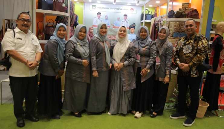 Ketua Dekranasda Kabupaten Asahan, Yusnila Indriati Taufik, menghadiri pembukaan pameran kerajinan terbesar di Indonesia, INACRAFT 2026, digelar di Jakarta International Convention Center [JICC], Jakarta, Rabu 4 Februari 2026.