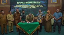 Bupati Asahan Taufik Zainal Abidin Siregar SSos MSi menyatakan dukungan penuh terhadap pembentukan Yonif TP-954 yang diberi nama satuan Naga Berkisar, serta pembangunan Koperasi Desa/Kelurahan Merah Putih [KDKMP] dan Jembatan Garuda dalam Rapat Koordinasi yang digelar di Aula Nuri Makodim 0208/Asahan, Senin 23 Februari 2026.